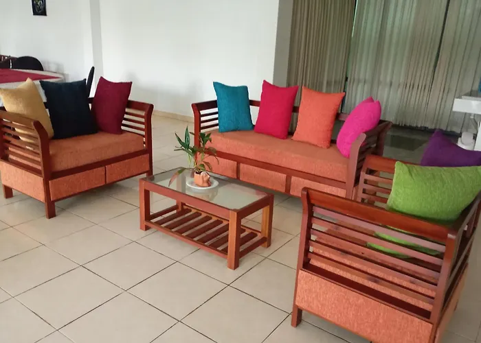 Larn'S Villa Hotel & Apartment