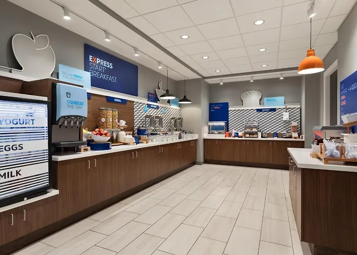 Holiday Inn Express & Suites Rhinelander By Ihg