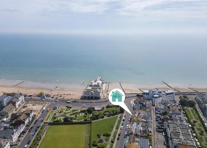 Two Bed Apartment With Sea Views In Bognor Regis