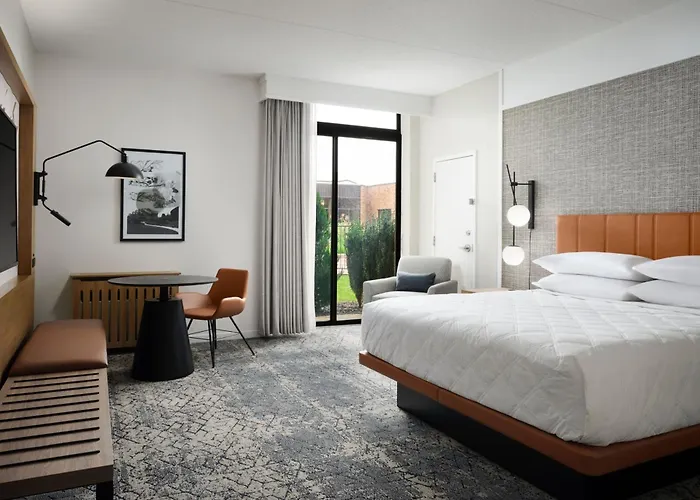 Sheraton Grand Rapids Airport Hotel
