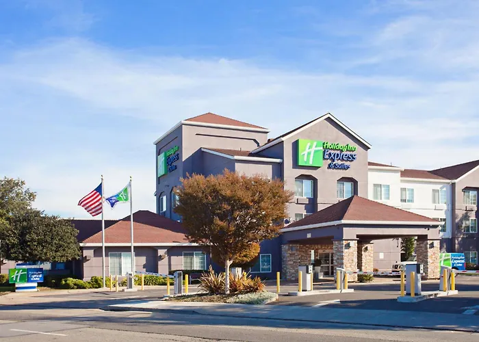 Holiday Inn Express & Suites Oakland - Airport By Ihg
