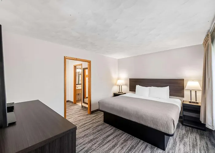 Quality Inn & Suites Munising