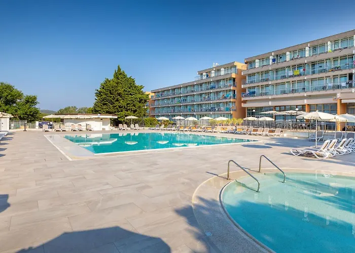 Arena Hotel Holiday