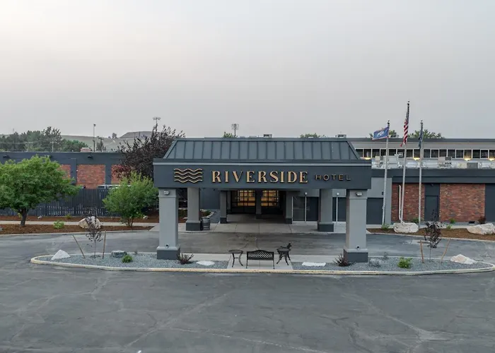 Riverside Hotel & Conference Center