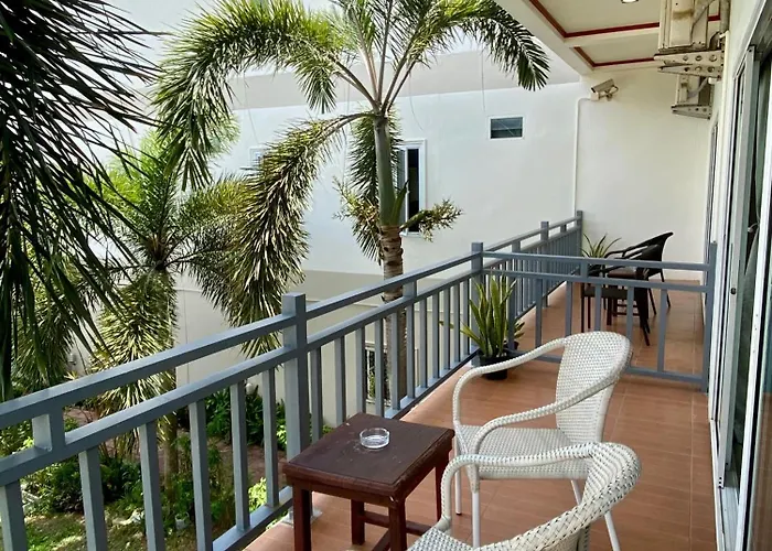 Lanta Just Come Hotel