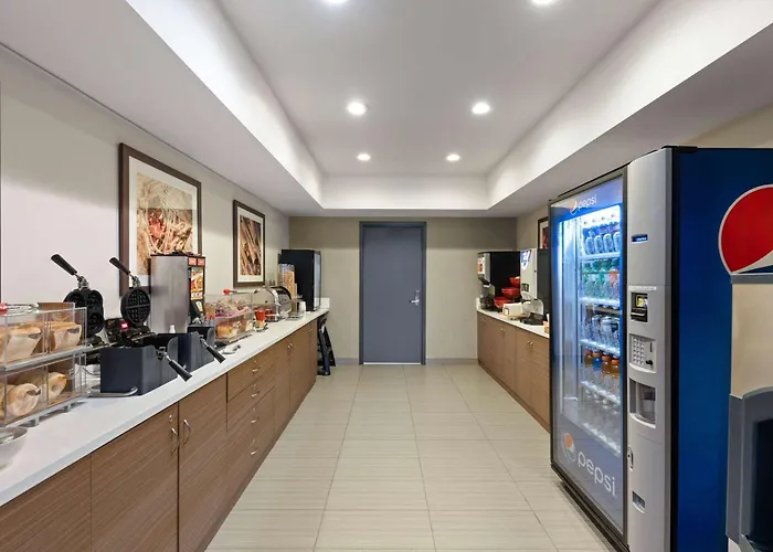Microtel Inn & Suites By Wyndham Kirkland Lake