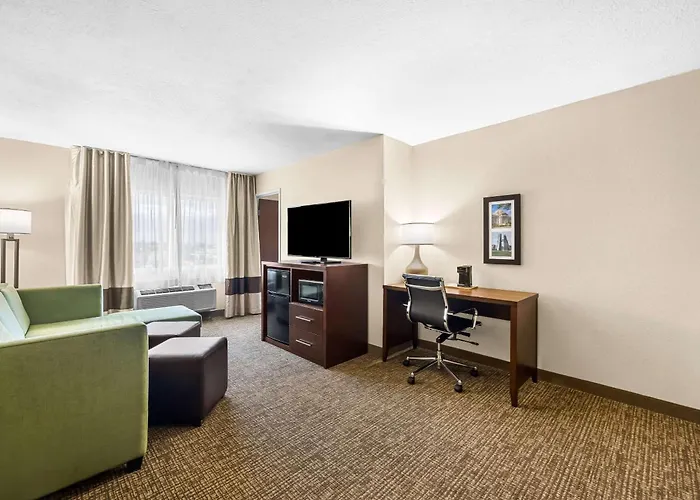 Comfort Inn & Suites Pueblo