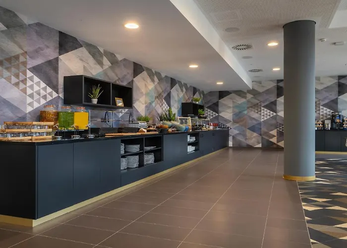 Holiday Inn - The Niu, Ridge Halle Central Station By Ihg
