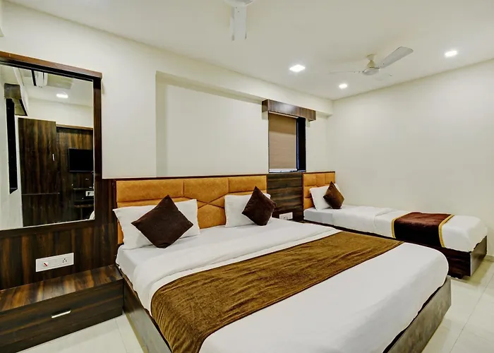 Hotel Royal Ican Sindhubhavan Road