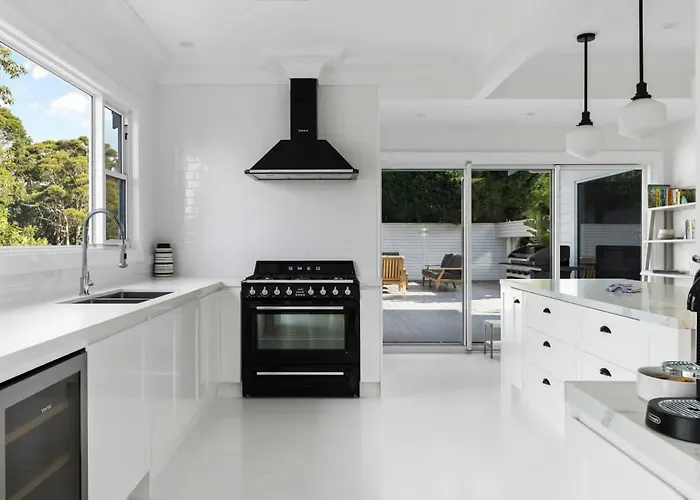 Hillside Hamptons Indoor Fire And Fire Pit
