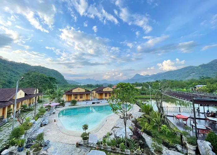 Sky Bay Lodge