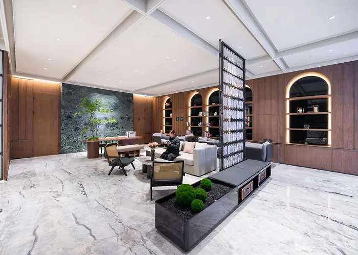 Atour Hotel Zhengzhou North Dragon Lake Financial Center