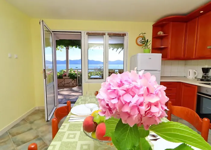 Apartments Stipo - Comfort One Bedroom Apartment With Terrace And Sea View A1