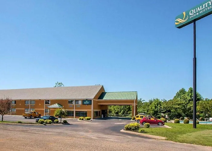 Econo Lodge Inn & Suites