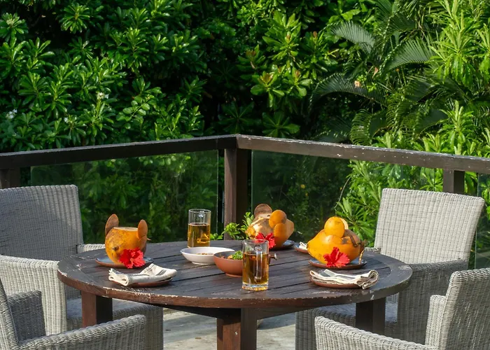 Villa Thuya - 3 Bedroom Oceanfront Villa With Pool