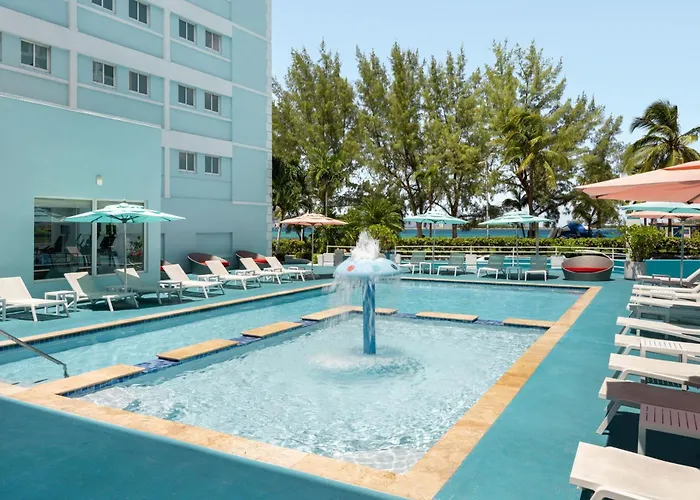 Courtyard By Marriott Nassau Downtown/Junkanoo Beach