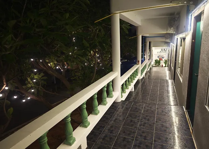 The Funky Monkey Hostel - 18 To 40 Years Old Only