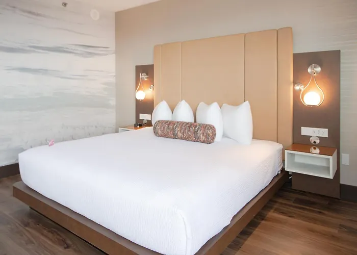 Coast Victoria Hotel & Marina By Apa