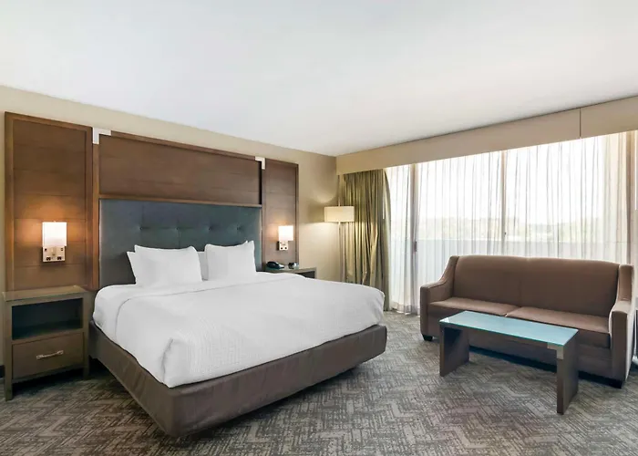 Best Western Plus Kansas City Sports Complex Hotel