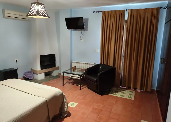 Hotel Rural La Posada De Las Cigueenas