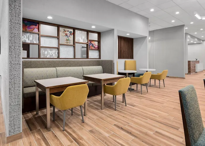 Hampton Inn Saline
