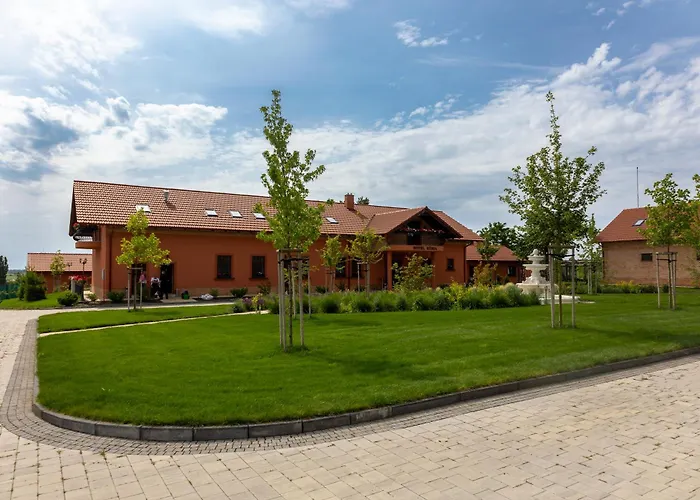 Hotel Kuria Cerveny Majer
