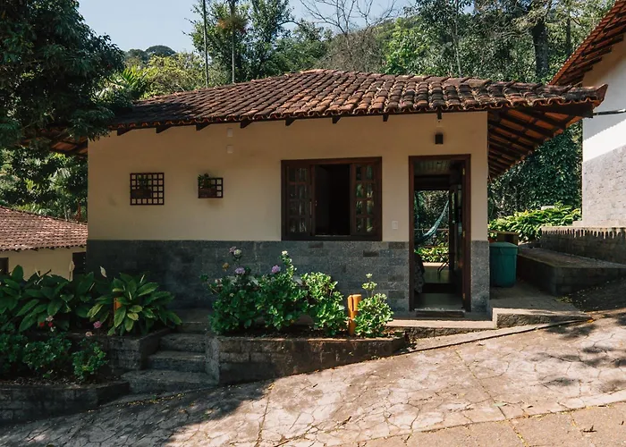 Pousada Com Cachoeira e Mata Atlântica