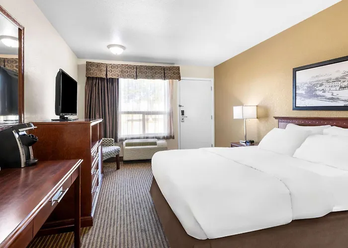 Surestay Plus Hotel By Best Western Drumheller