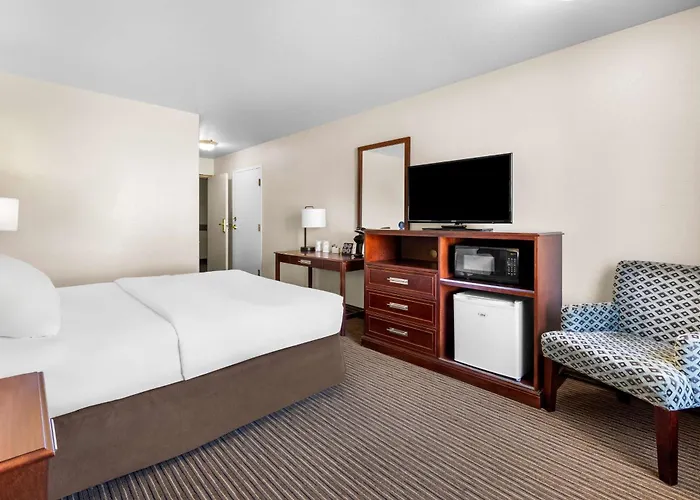 Surestay Plus Hotel By Best Western Drumheller