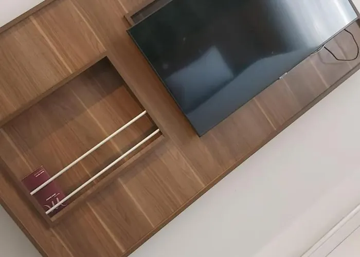 Flat Com Varanda, Quarto De Morador Hotel 106B