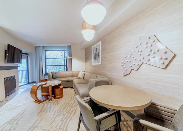 Luxury 2 Bedroom Penthouse With Stunning Views!