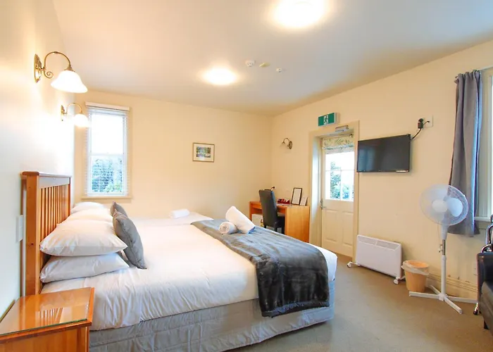 The Grand Hotel & Bar - Akaroa