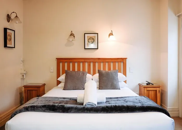 The Grand Hotel & Bar - Akaroa