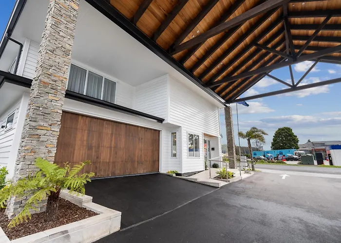 Newina Rotorua