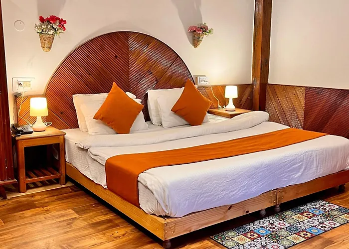 Ganga Lodge - Affordable Luxury Stay Near Mall Road Manali
