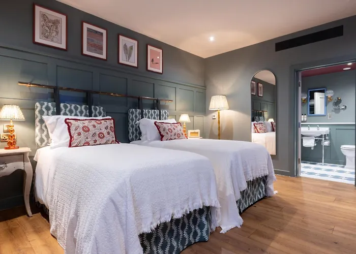The Coat And Bear - A Heartwood Inn