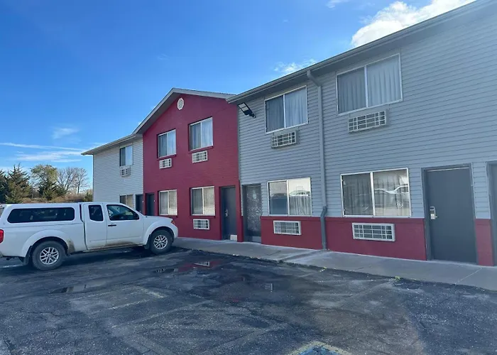 Super 7 Inn Tecumseh