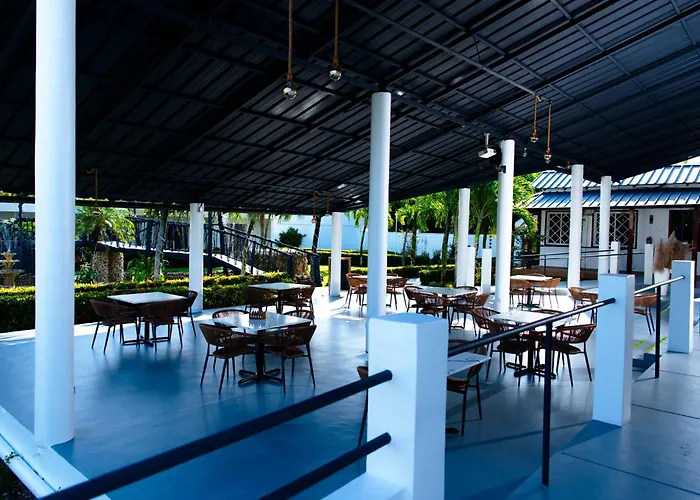 El Colibri Hotel