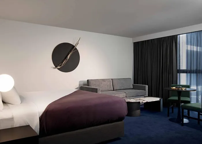 Midnight Hotel, Autograph Collection