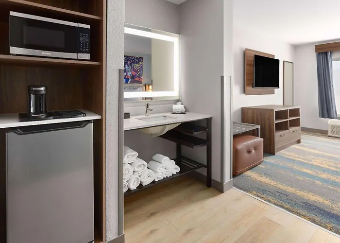 La Quinta Inn & Suites By Wyndham Memphis I-240