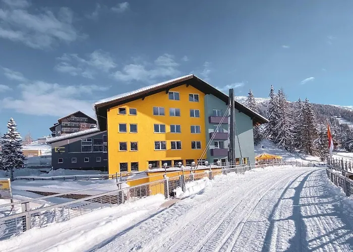 Basekamp Mountain Budget Hotel