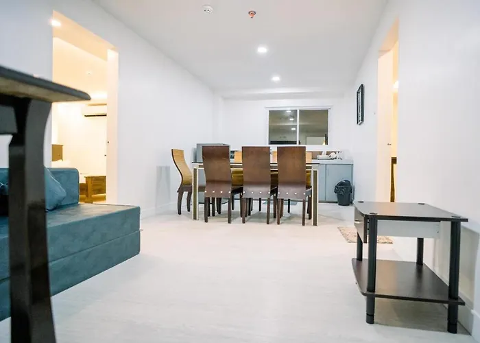 Spotlight Hotel Near Hundred Islands Wharf
