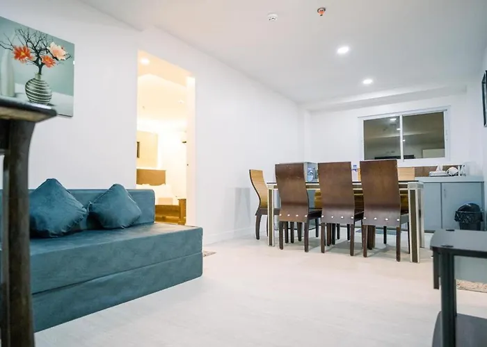 Spotlight Hotel Near Hundred Islands Wharf