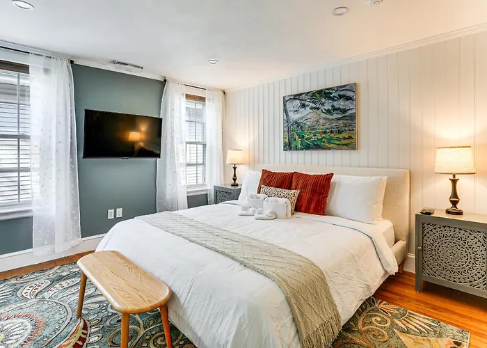 Walk To Constitution Beach: Mid-Century Boston Gem