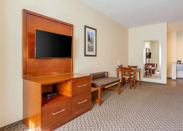 Comfort Suites Burlington Near I-5
