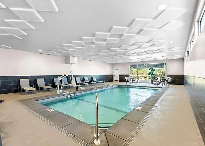 Best Western Plus Bolivar Hotel & Suites