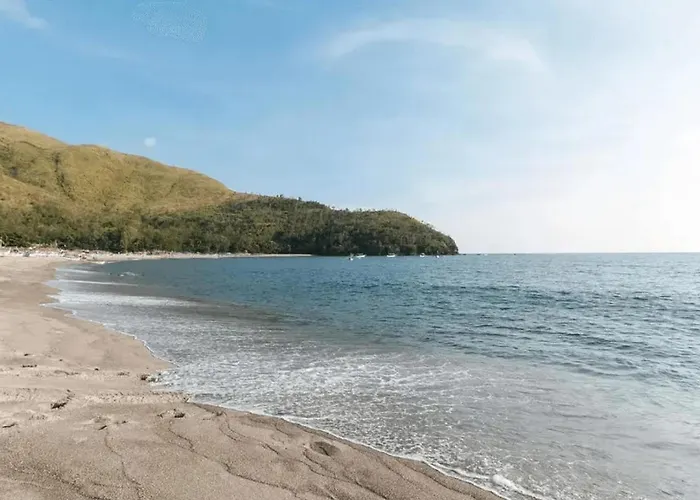 Reddoorz Hostel At Megans Paradisio Beach Resort