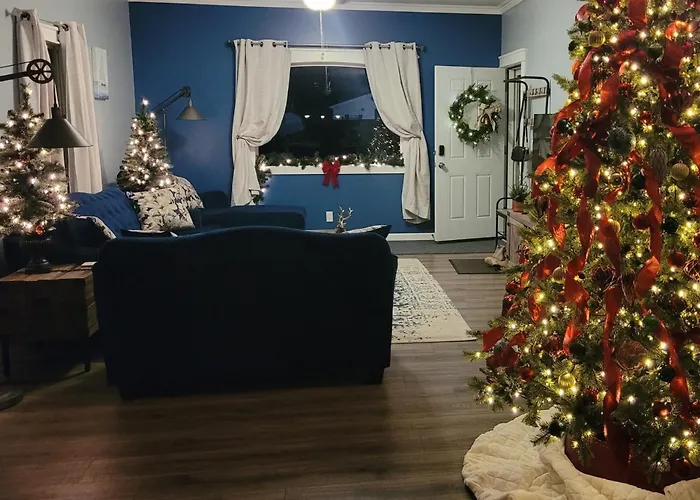 Upscale Luxury Home Just A Few Blocks From Beach