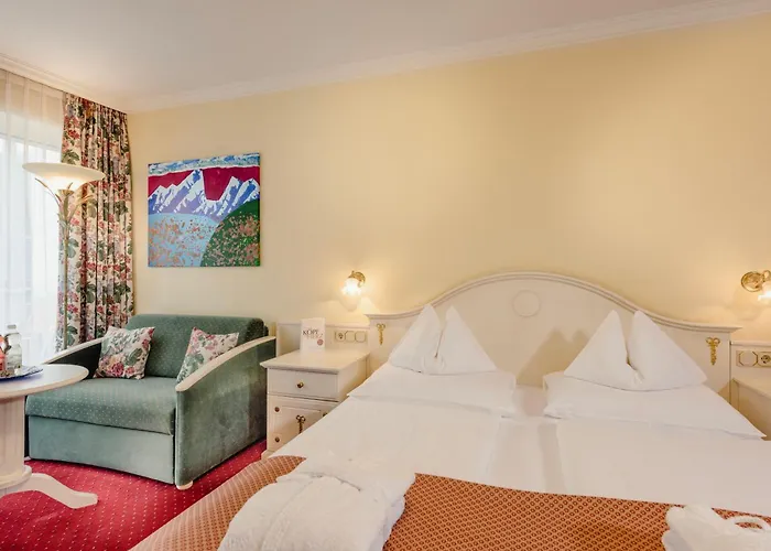 Hotel Norica - Thermenhotels Gastein mit dem Bademantel direkt in die Therme