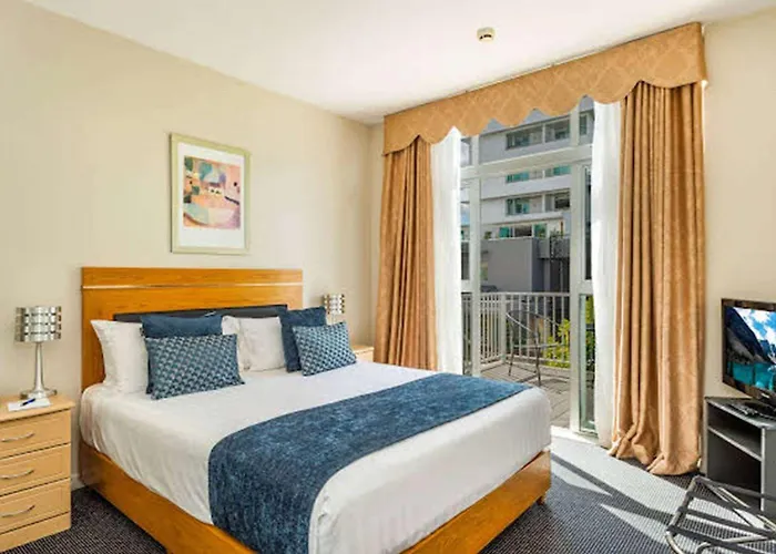 Ramada By Wyndham, Hamilton City Center